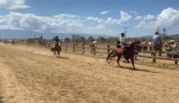 Ödemiş'te rahvan at yarışları heyecanı yaşandı