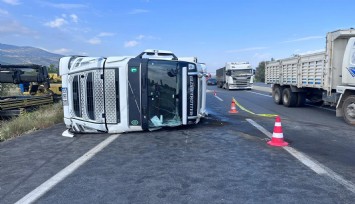 Afyonkarahisar'da tır devrildi: 1 kişi hayatını kaybetti