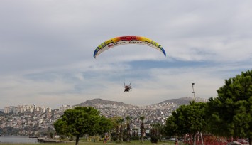 İzmir'de paramotor keyfi