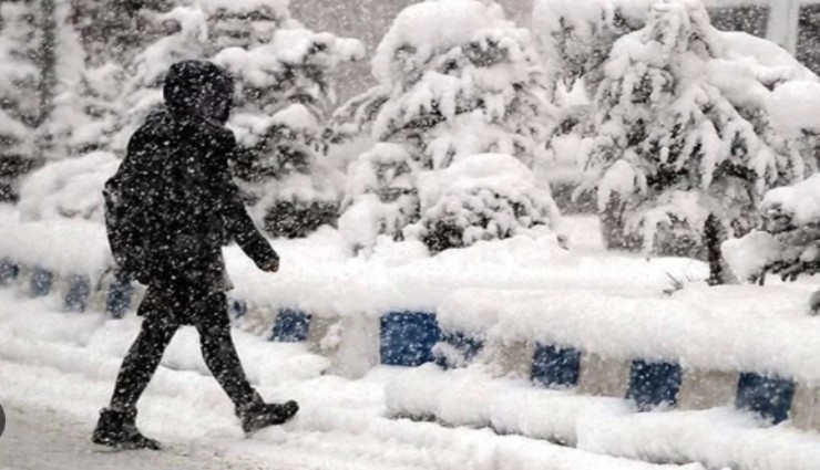 İstanbul'dan ilk kar tatili haberi geldi: 2 ilçede okullar tatil edildi