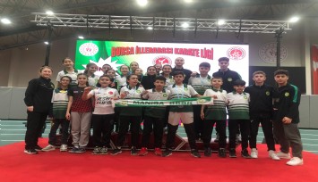 Manisa BBSK Karate Takımından 8 madalya