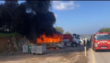 Bodrum'da park halinde bulunan minibüs alev alev yandı