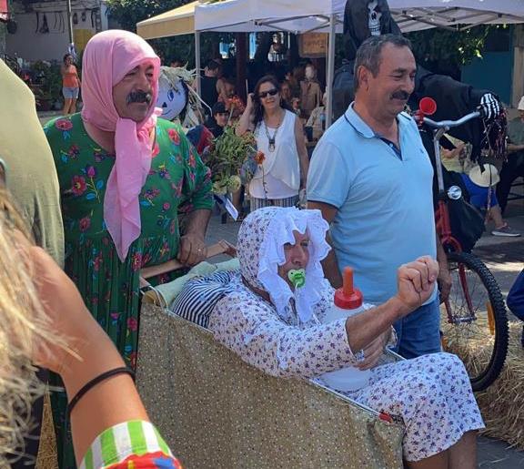 İzmir’de yüzleri gülümseten renkli festival İzmirde Son Dakika